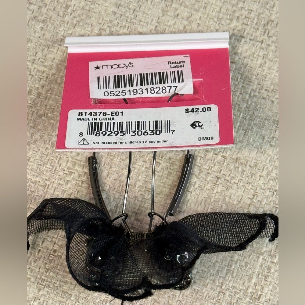 NWT Betsey Johnson Skull Bride Black Glitter Dangle Earrings - Picture 4 of 6